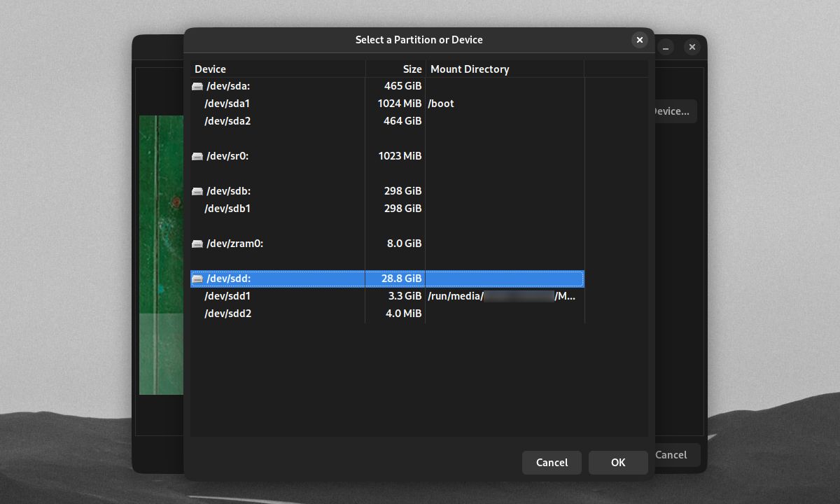 Jendela VeraCrypt meminta untuk memilih partisi atau perangkat