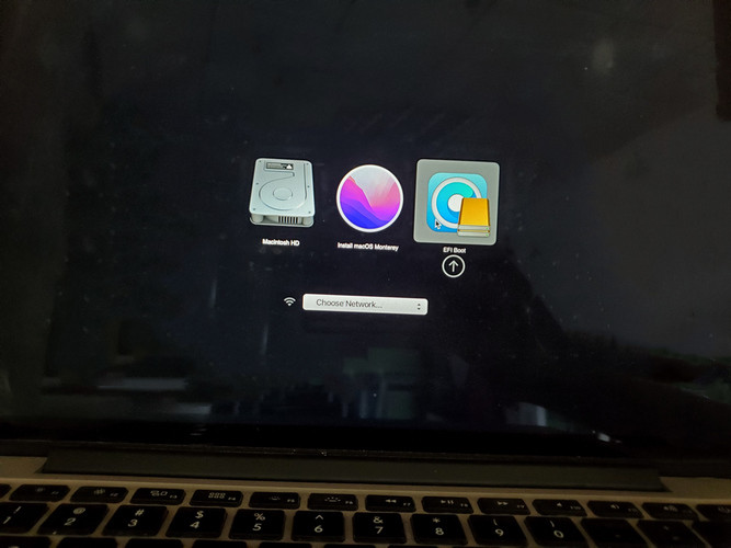 Muat OpenCore dari USB